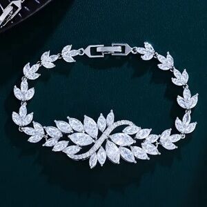 Dazzling Silver Leaf Bracelet